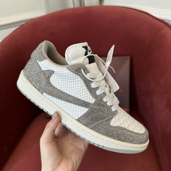 AIR JORDAN 1 RETRO AJ-33
