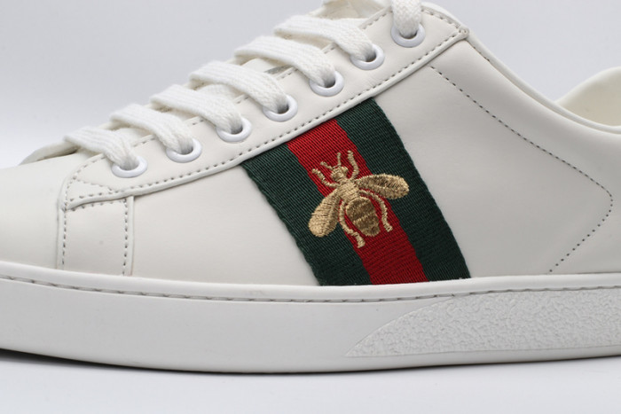 Gv*c ace embroidered low-top sneaker white with bee