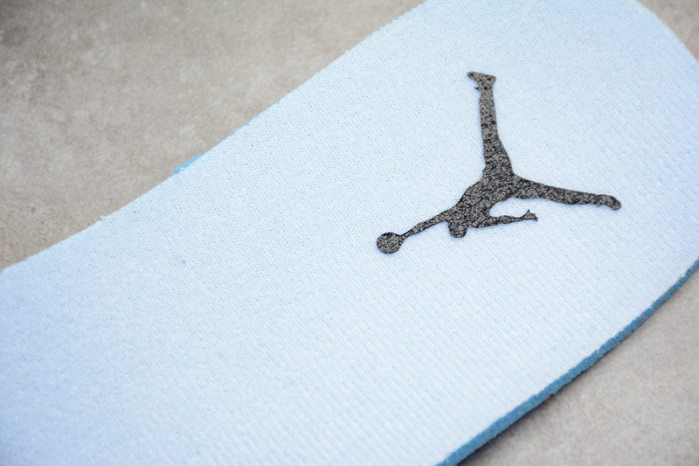 Air Jordan 3 Retro Seoul AV8370-100